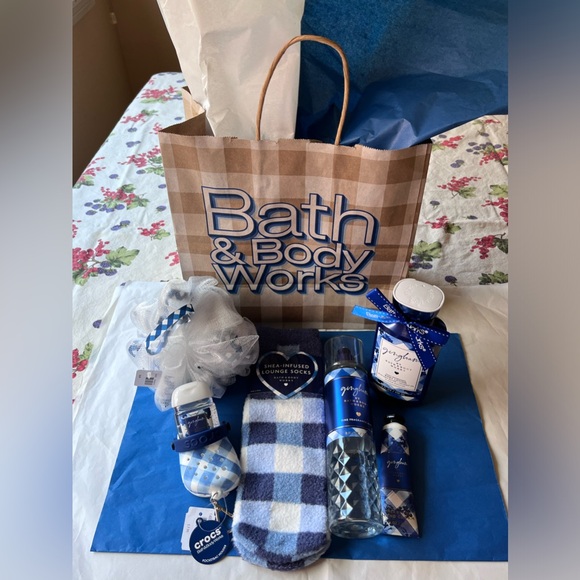 🟦⬜️🟦 CROCS x BATH & BODY WORKS MINI GINGHAM POCKETBAC HOLDER  BUNDLE 🟦⬜️🟦 - Picture 14 of 16